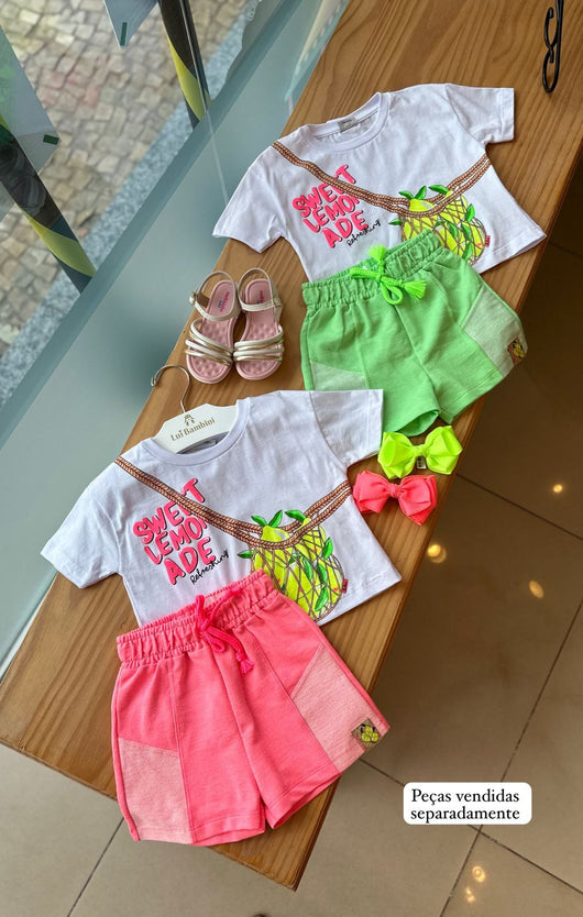 CONJUNTO BLUSA MANGA CURTA LIMÕES GLITTER E SHORT MOLETINHO MENINA FAKINI