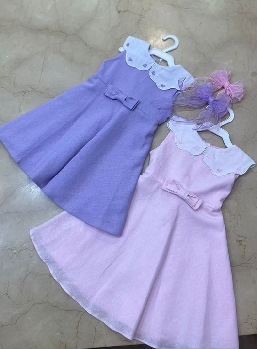 VESTIDO REGATA GOLA BORDADA CORAÇÕES COM LAÇO E CINTO FIXO MENINA BÁRBARA KIDS