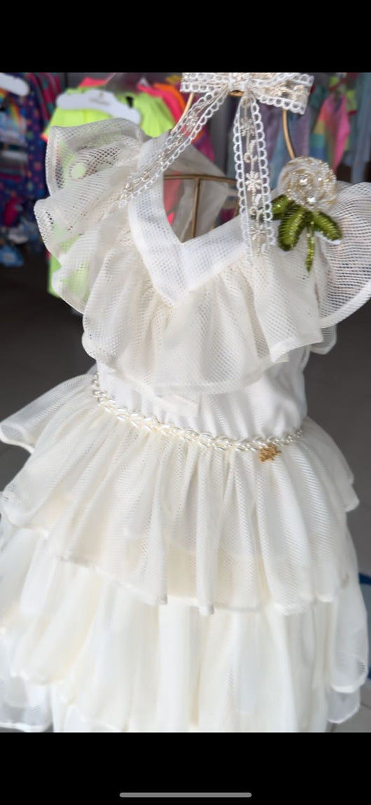 VESTIDO MANGA CURTA EM TULE COM BABADOS PEROLAS E FLOR CANUTILHOS MENINA LULUZINHA PRO45