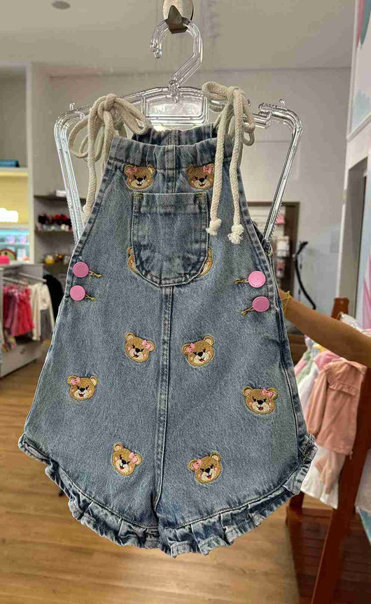 JARDINEIRA JEANS COM ALÇA DE AMARRAÇÃO BIA URSOS BORDADOS MENINA LUI BAMBINI