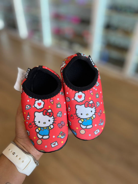 SAPATILHA NEOPRENE ANTIDERRAPANTE HELLO KITTY POÁ MENINA CREP