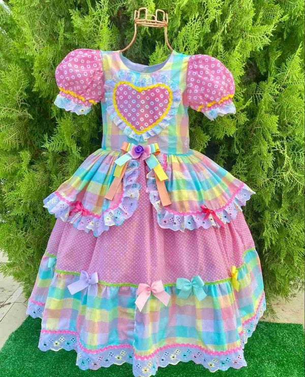 VESTIDO MANGA CURTA BUFANTE JUNINO XADREZ CORAÇÕES LAÇO FLOR MENINA LUI