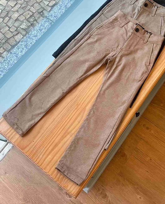 CALÇA EM SARJA BOLSO FACA COM AJUSTE INTERNO PLAY SLIM MENINO KING&JOE