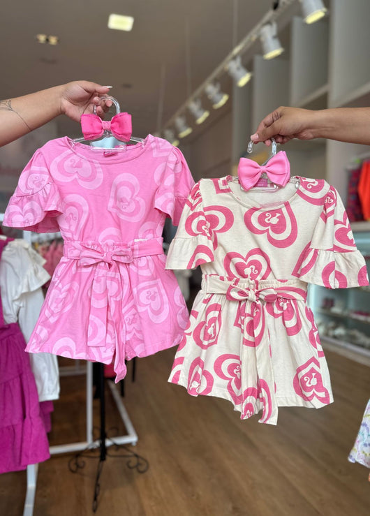 CONJUNTO BLUSA MANGA CURTA EVASÊ COM SHORT BARBIE CORAÇÕES MENINA FAKINI