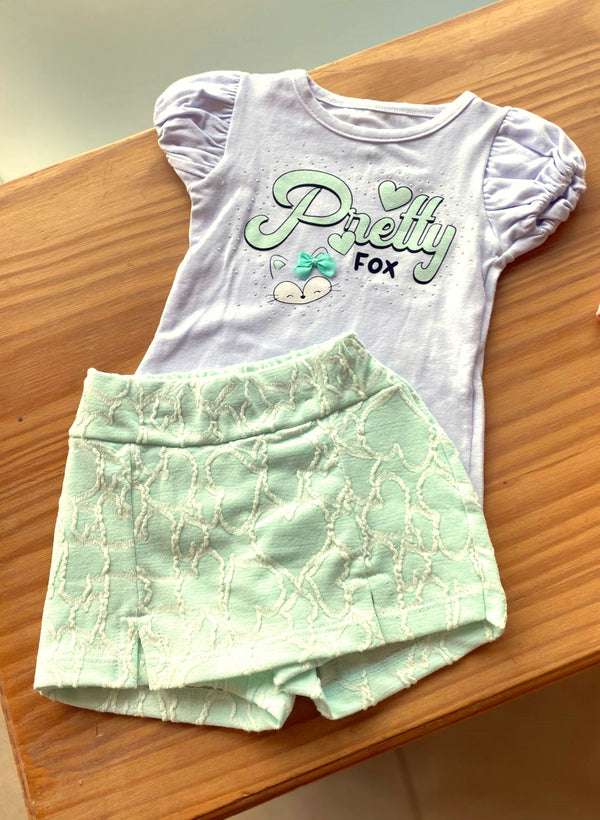 CONJUNTO BLUSA MANGA CURTA PRETTY FOX STRASS E SHORT SAIA POÁ CORAÇÕES MENINA IAZE - CONJUNTO INFANTIL FEMININO - CONJUNTO MENINA - MENINA