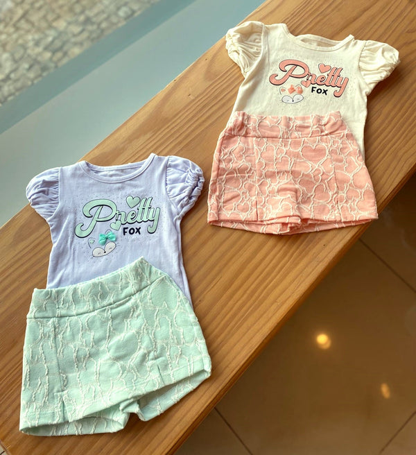 CONJUNTO BLUSA MANGA CURTA PRETTY FOX STRASS E SHORT SAIA POÁ CORAÇÕES MENINA IAZE - CONJUNTO INFANTIL FEMININO - CONJUNTO MENINA - MENINA