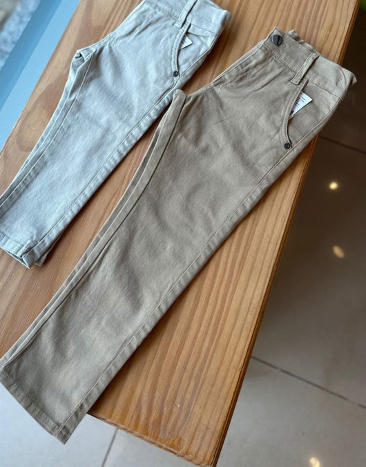 CALÇA EM BRIM COM ZÍPER BOLSOS E AJUSTE INTERNO MENINO LUI BAMBINI - CALÇA MENINO - MENINO -