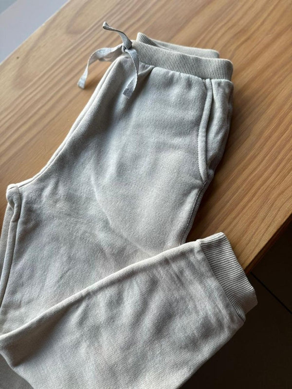 CALÇA EM MOLETOM MOULINE COM BOLSOS FAIXA LATERAL E CADARÇO MENINA ALAKAZOO - CALÇA MENINA - INVERNO MENINA - MENINA