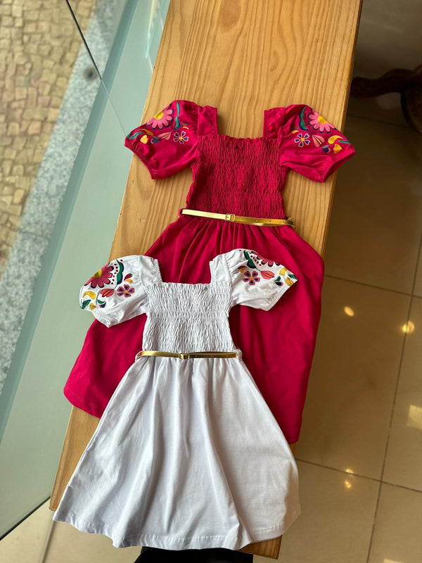 VESTIDO MANGA CURTA BUFANTE COM CINTO E FLORES MENINA ANGERO