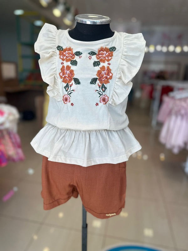 CONJUNTO BLUSA REGATA COM BABADO FLORES BORDADAS E SHORT LINHO BOLSOS MENINA ANGERÔ