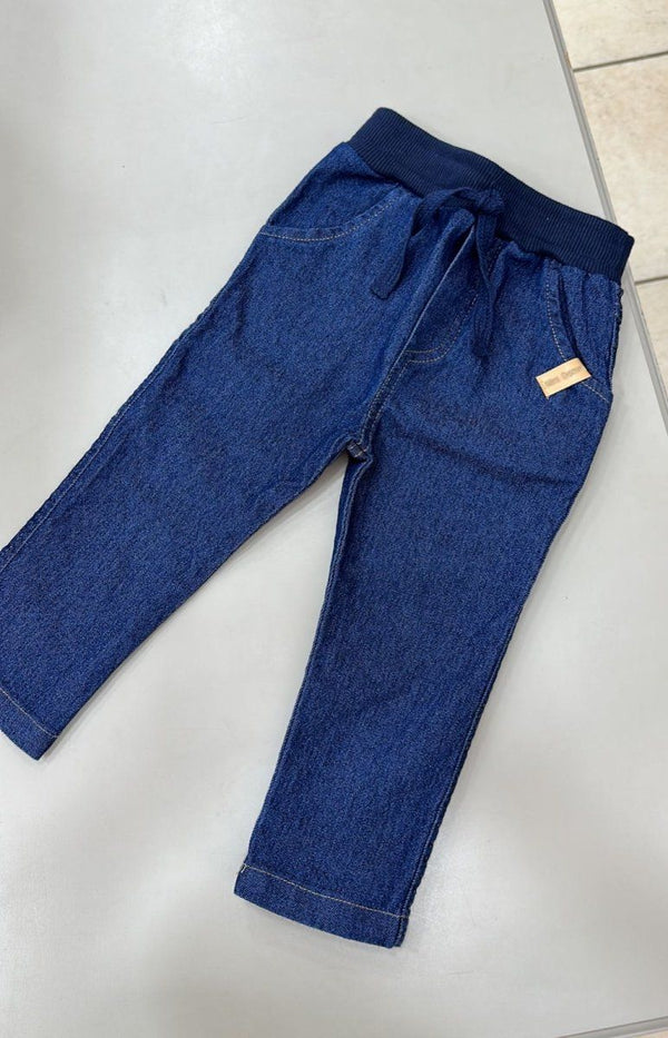 CALÇA JEANS COM BOLSOS E CADARÇO MENINO NINI E BAMBINI