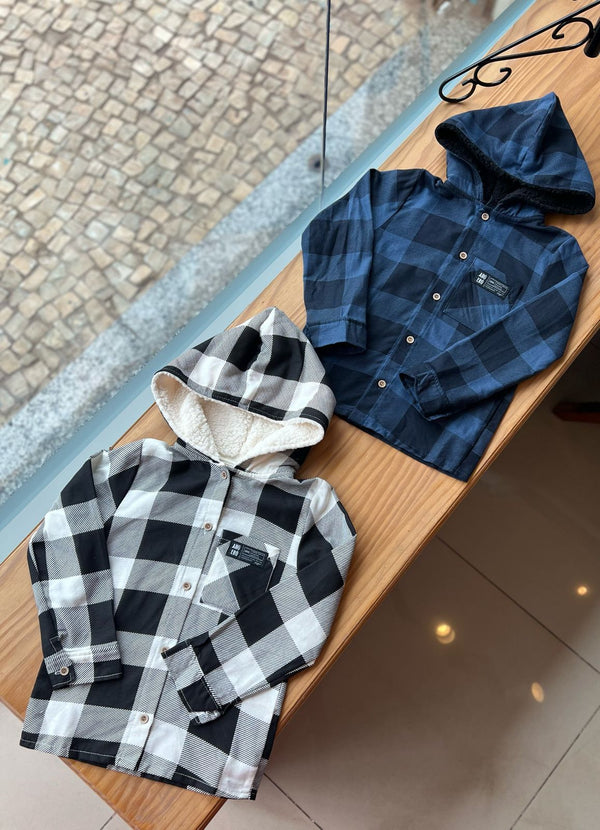 CAMISA MANGA LONGA FLANELADA XADREZ COM CAPUZ PELUCIADO E BOLSO MENINO ANGERÔ